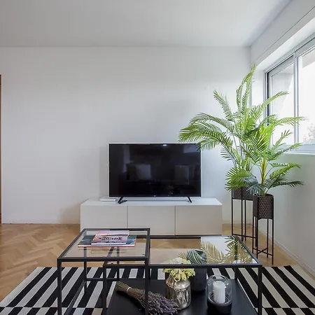 Liiiving In | Downtown Secret Luxury *