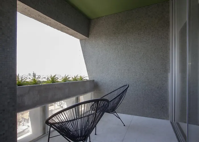 Liiiving In | Downtown Secret Luxury *