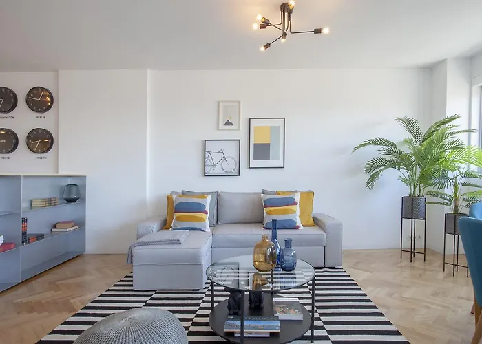 Liiiving In | Downtown Secret Luxury ポルト