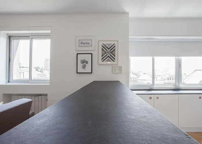 Liiiving In | Downtown Secret Luxury * ポルト