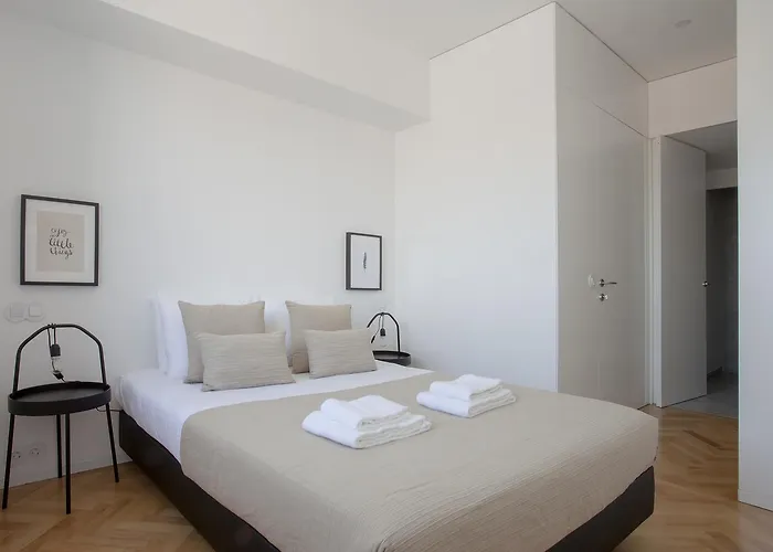 Liiiving In | Downtown Secret Luxury *